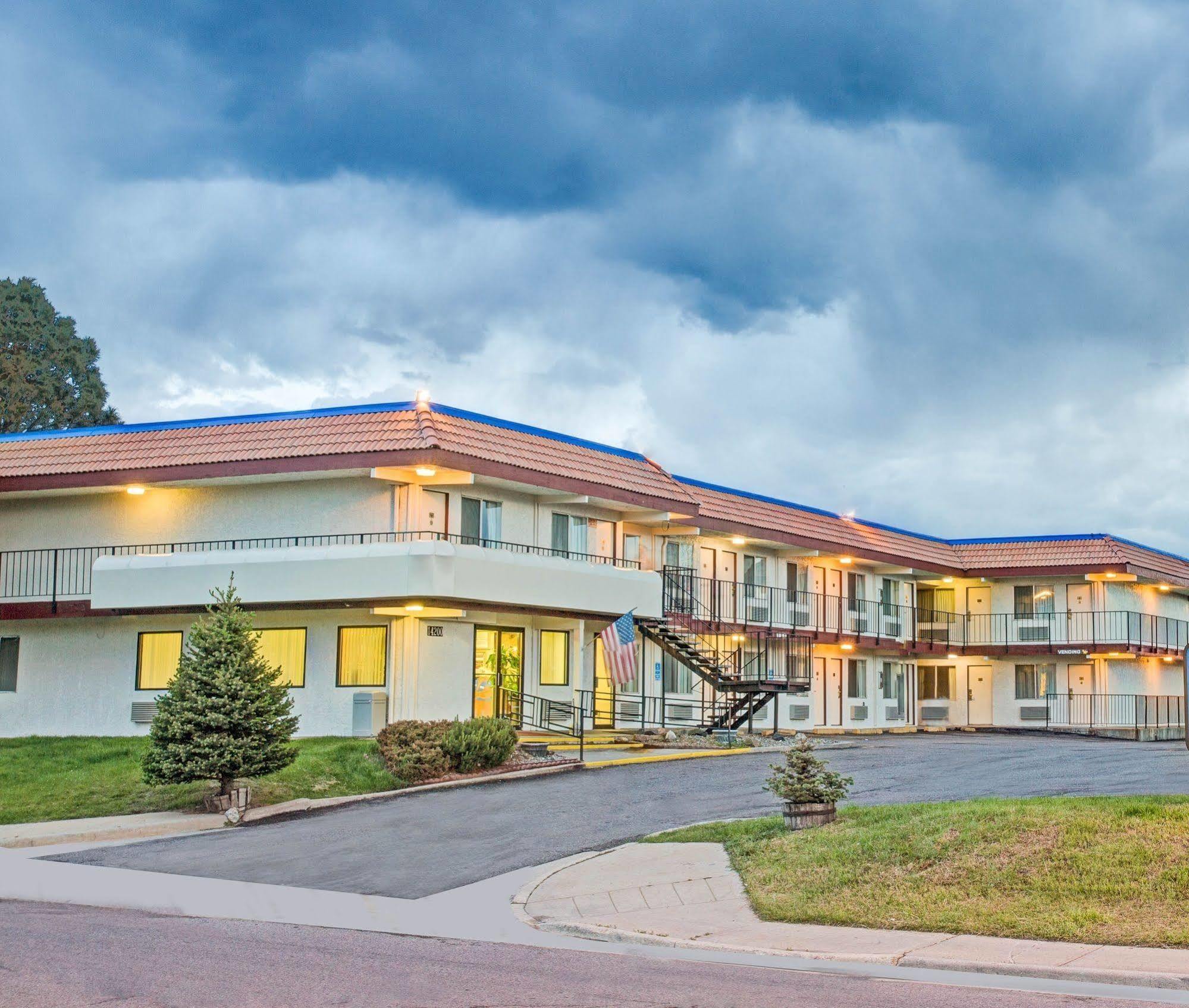 Knights Inn Aurora Kültér fotó